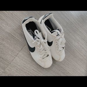 Nike Women's Classic Cortez Size 6.5
